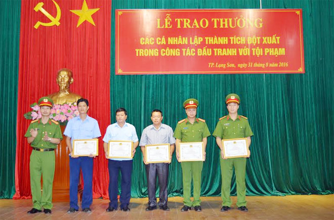 dich vu bao ve, bao ve co quan, bao ve nha may, bao ve ngan hang